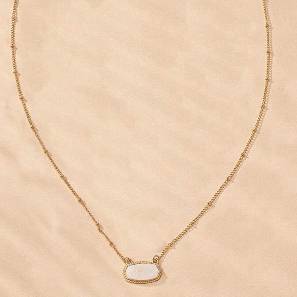 Stellar white sparkly necklace🌙